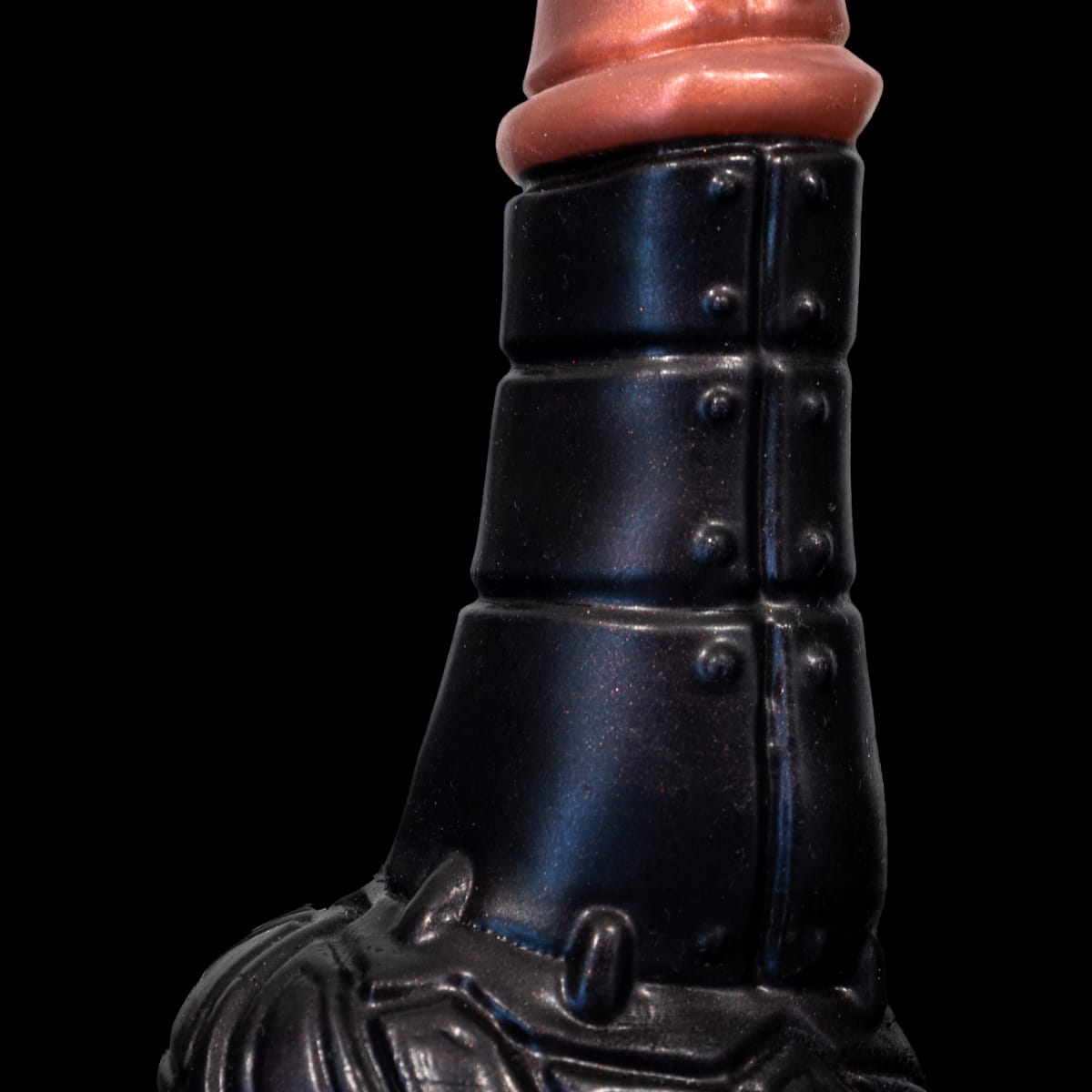 Steampunk dildo horse Monster D com estrutura cavalar e charme industrial