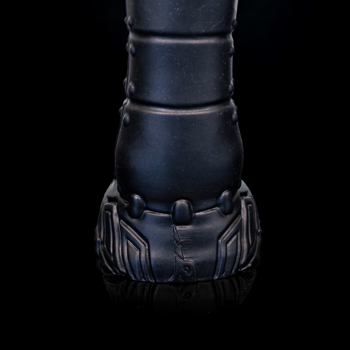 Steampunk dildo horse Monster D com estrutura cavalar e charme industrial