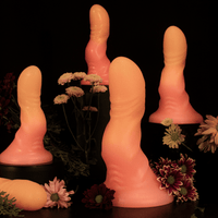 Dildo com ventosa que brilha no escuro MonsterD