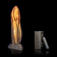 Vibrador Dragon da Monster D com textura de escamas e ponta anatômica
