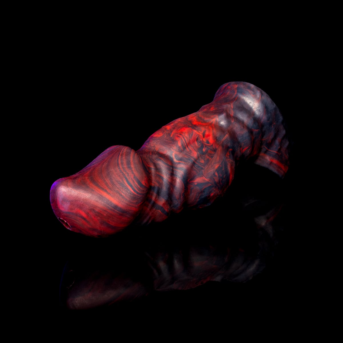 Capa Peniana Grossa Hades Monster D com textura intensa e vermelha flamejante